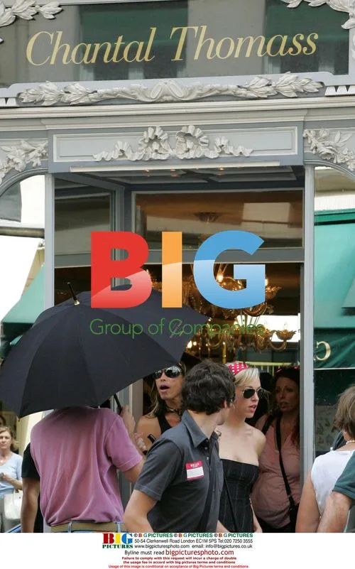 Steven Tyler Goes Shopping in Paris