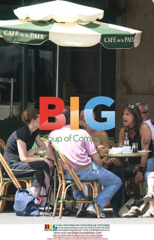Steven Tyler Shops in Paris with Girlfriend