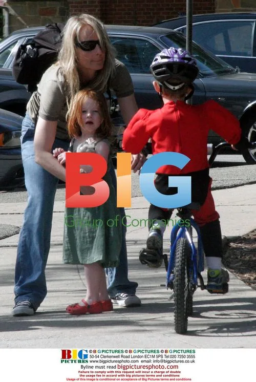 Helen Hunt with daughter in Brentwood