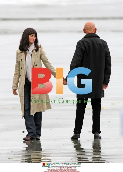 Penelope Cruz and Ben Kingsley on set of 'Elegy'