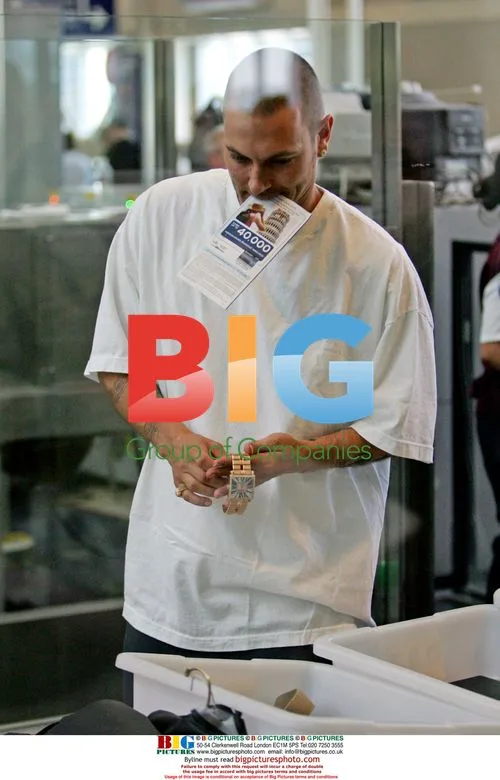 Kevin Federline Clears Security at LAX