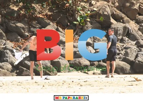 Matt Damon and Ben Affleck Surfing in Hawaii