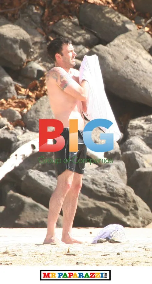 Matt Damon and Ben Affleck Surf in Hawaii