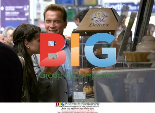 Arnold Schwarzenegger & Daughter at Train Station