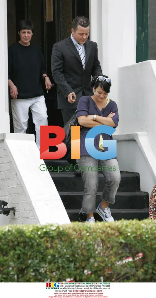 Lily Allen House Hunting in London