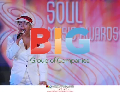 Keyshia Cole performs tribute to Mary J. Blige