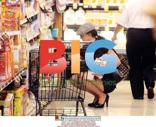 Britney Spears Goes Shopping