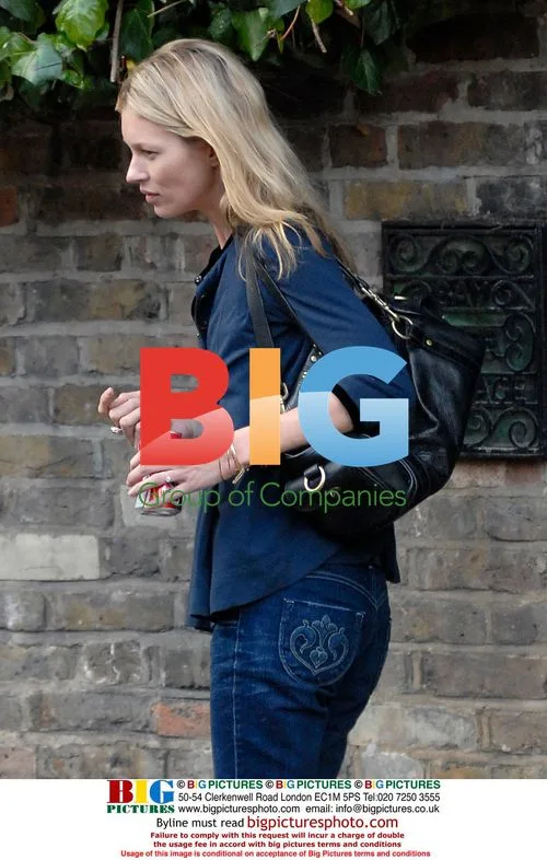 Pete Doherty and Kate Moss Leaving Home
