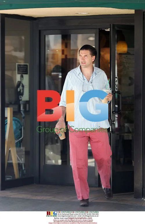William Baldwin picks up coffee