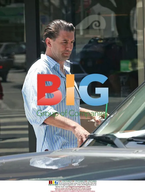 William Baldwin picks up coffee