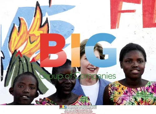 Laura Bush with Zambian Orphans