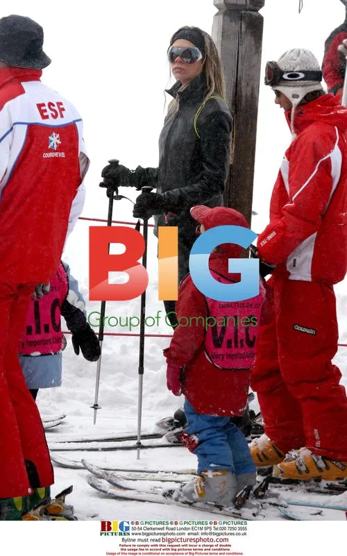 Victoria Beckham Skis in Courchevel