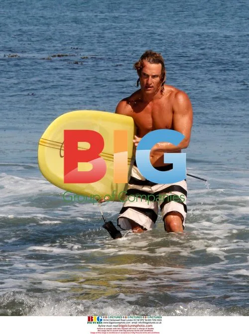 Matthew McConaughey on Set of "Surfer Dude"