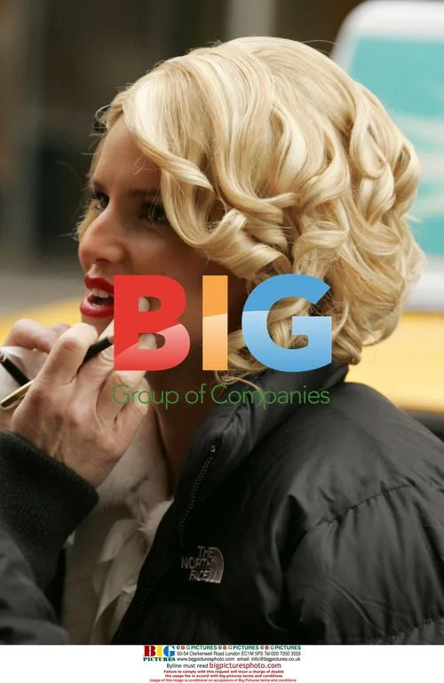 Jessica Simpson films 'Blond Ambition'