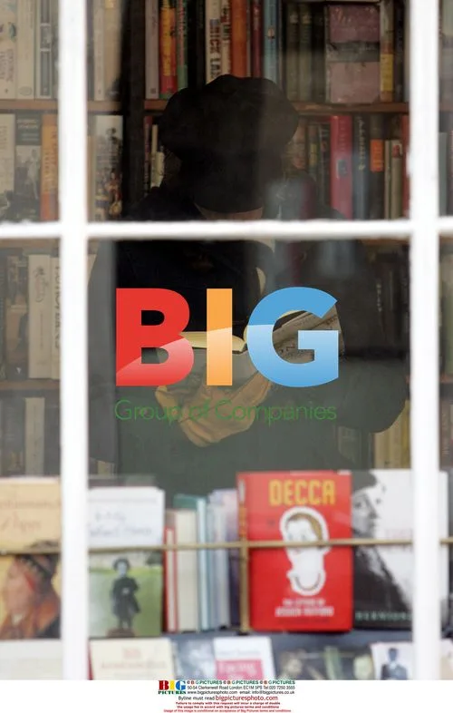 Sir Bob Geldof leaves bookstore in London