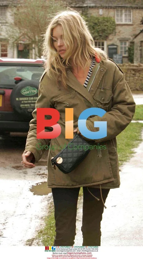Kate Moss and Pete Doherty go for a drive