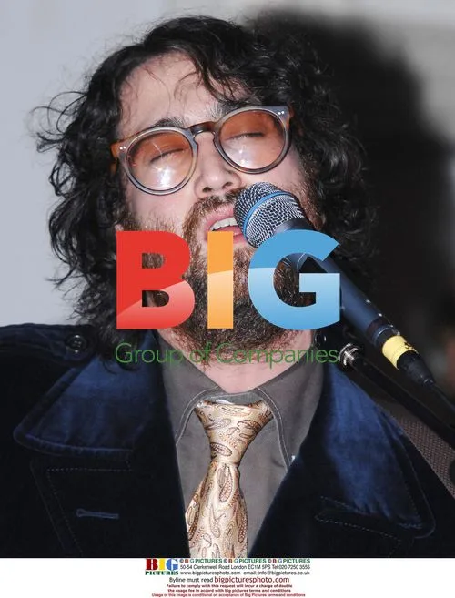 Sean Lennon Performs in London