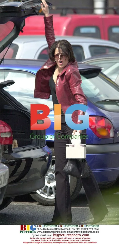 Eastenders star Elaine Lordon shopping in London