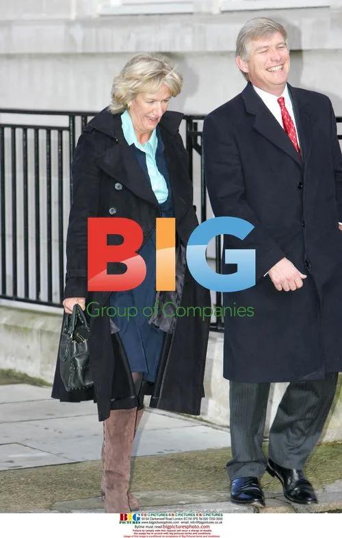 Annabel Shand visits sister Camilla at hospital