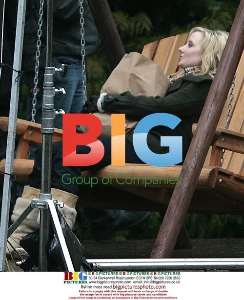 Anne Heche and James Tupper get romantic on set
