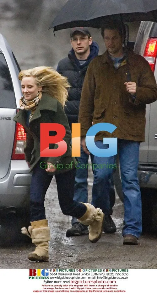 Anne Heche and James Tupper on set of "Men in Trees"