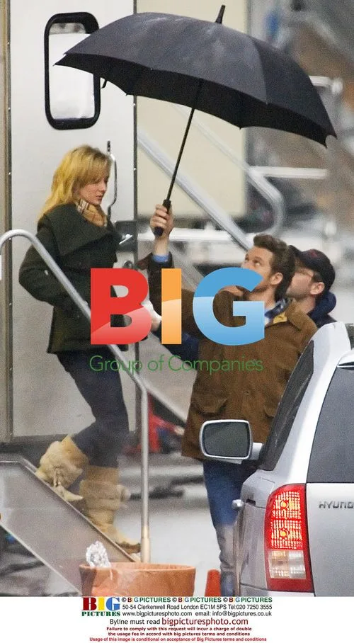 Anne Heche and James Tupper filming "Men in Trees"