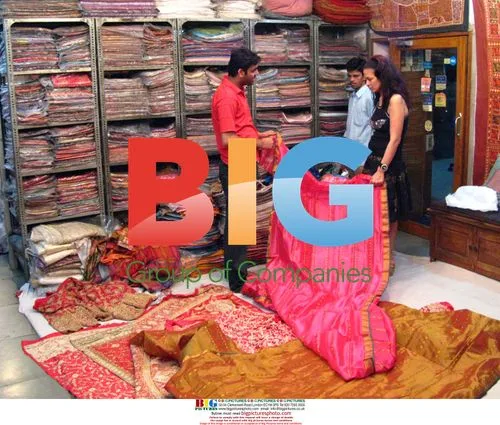 Couple shopping for wedding outfit in Jodhpur