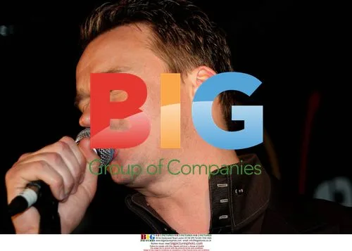 Russell Watson performs and signs album