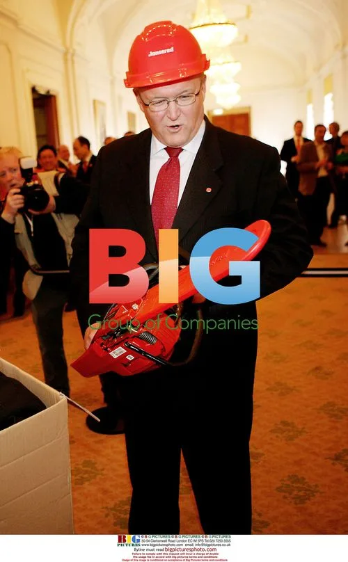 Goran Persson Receives Chainsaw as Farewell Gift