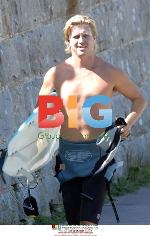Aussie TV Star Dan Wylie Surfing