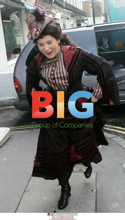 Jessie Wallace as Marie Lloyd on set