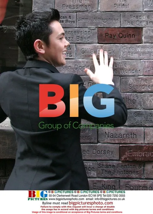 Ray Quinn Gets Cavern Club Brick