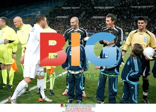 Zidane and Ronaldo Play Charity Match