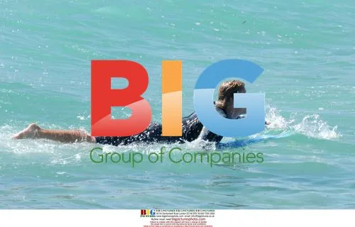 TV Star Dan Wylie Surfing in Sydney