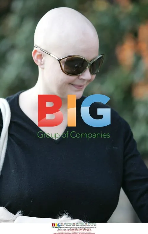 Gail Porter Enjoys Day Out in Hampstead
