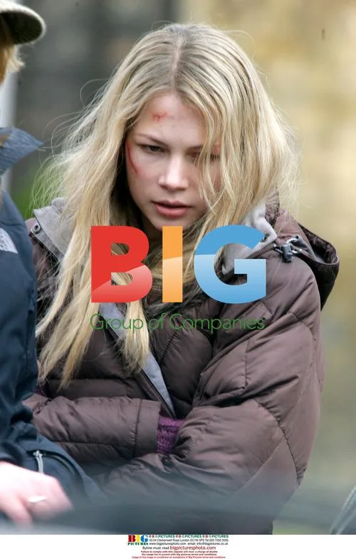 Michelle Williams on Incendiary Set