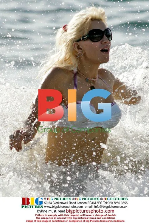 Courtney Love Silly Poses in Maui