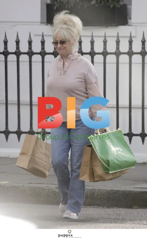 Barbara Windsor Shopping in London