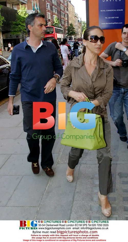 Jose Mourinho and wife shopping in London