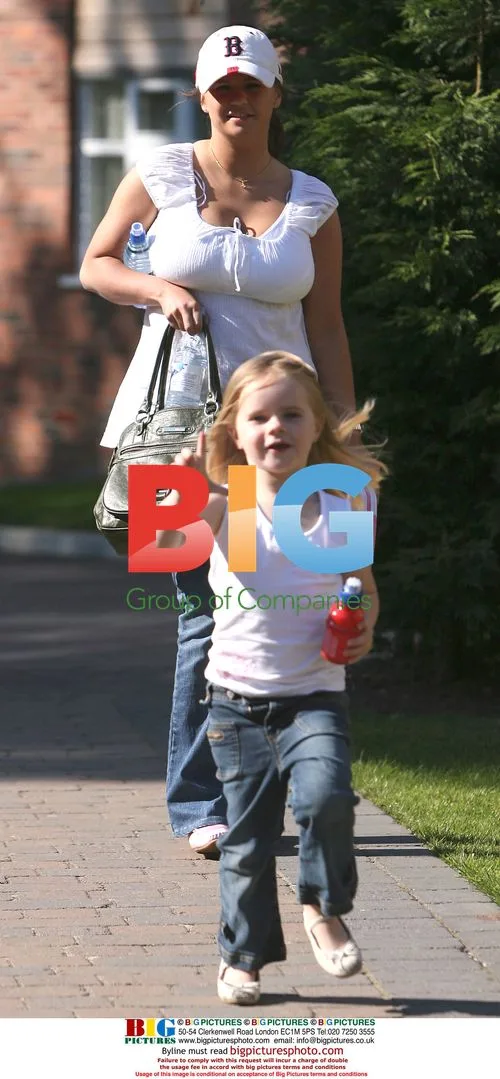 Kerry Katona and Family Arrive for Photoshoot
