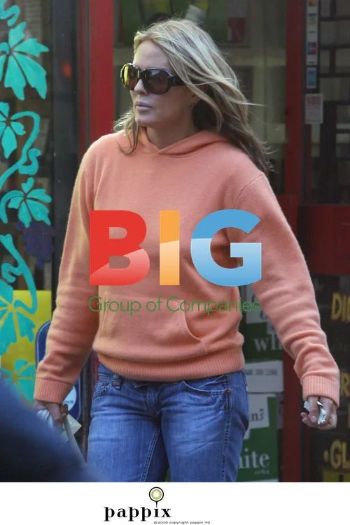 Patsy Kensit Shopping in London