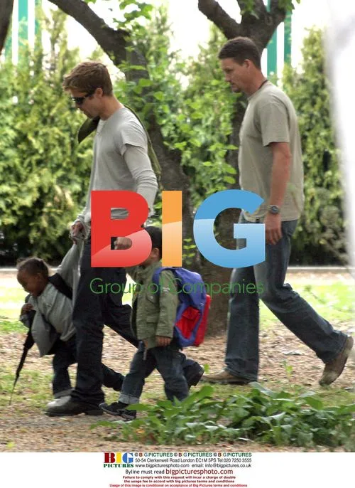 Brad Pitt visits children\'s school in Prague
