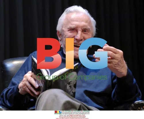 Kirk Douglas jokes prior to live interview
