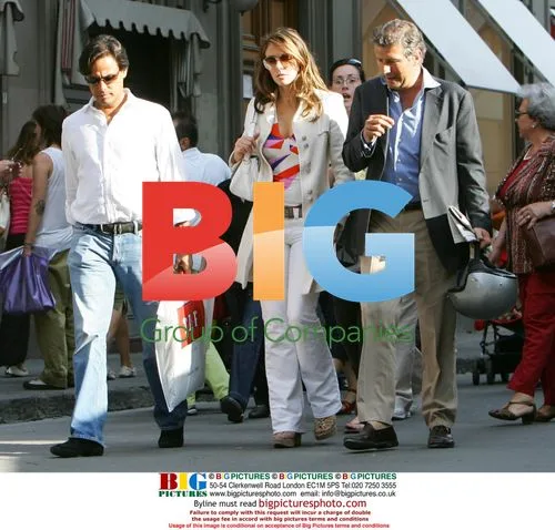 Elizabeth Hurley and Arun Nayar Shopping in Florence