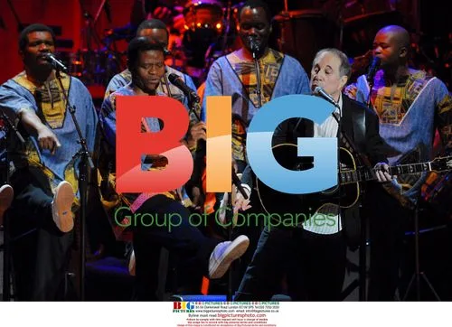 Paul Simon performs with Ladysmith Black Mambazo
