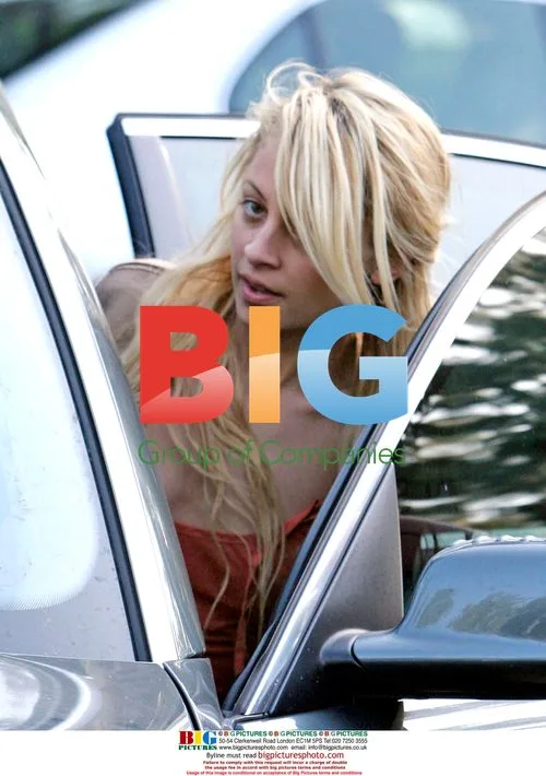 Nicole Richie and Mischa Barton get coffee in Studio City