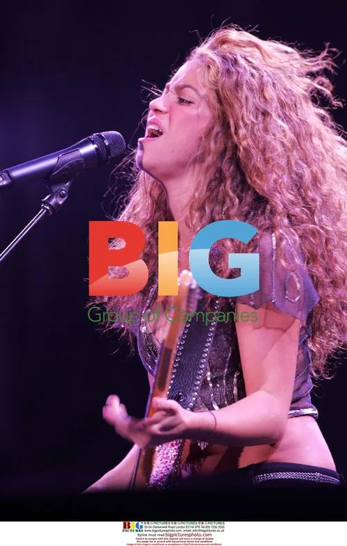 Shakira Performs in Mexico City