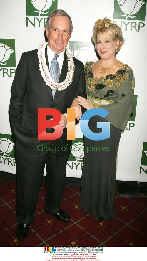 Bloomberg and Midler at 2007 Hulaween Ball