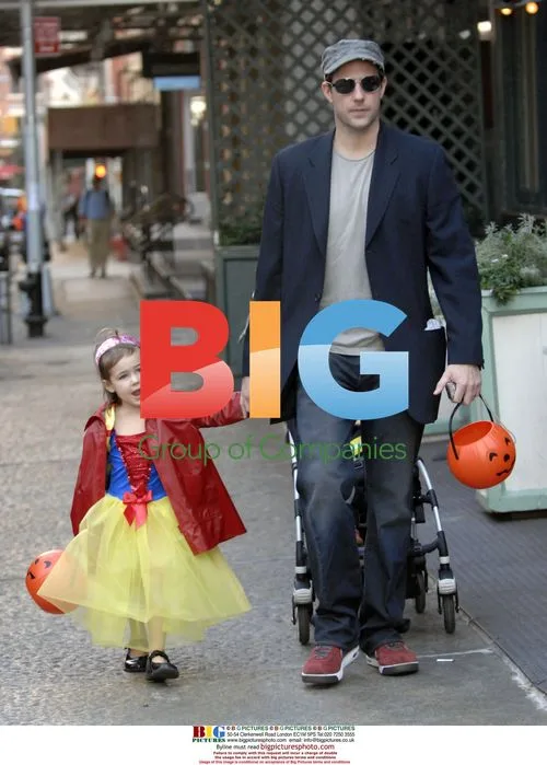 Ed Burns and daughter trick-or-treating