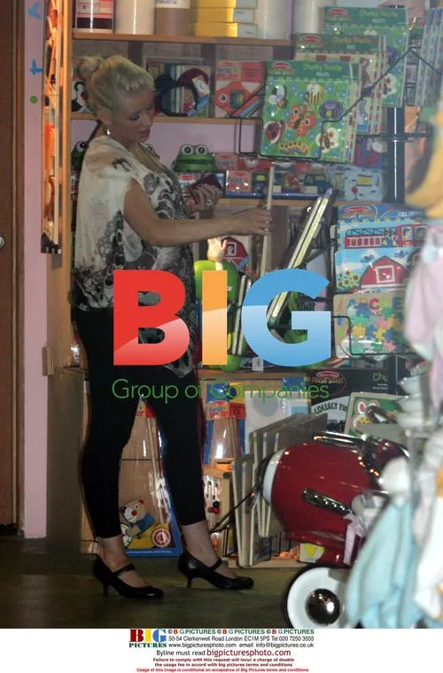 Christina Aguilera Pregnancy Shopping